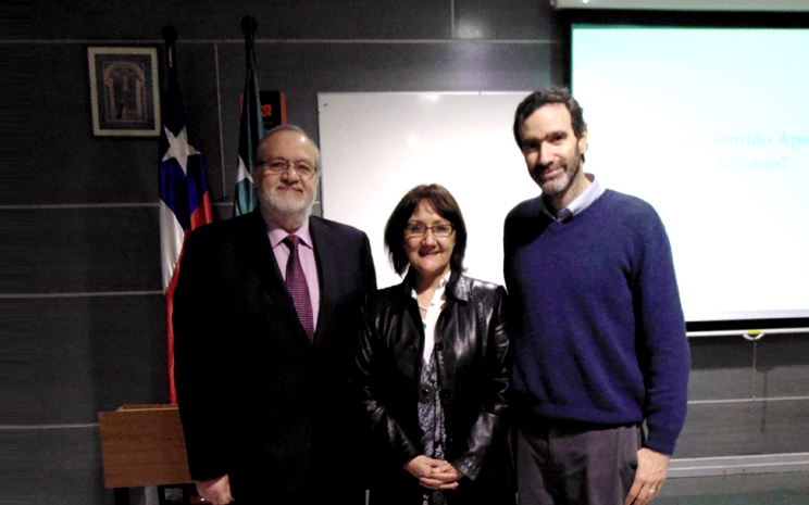 Taller de Aprendizaje y Servicio es dictado por Director de América Solidaria dictó