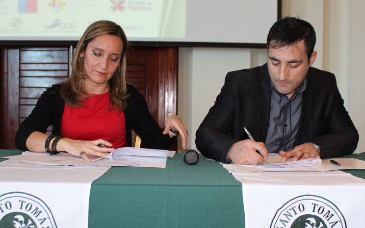 Santo Tomás Punta arenas y Asociación de Emprendedores de Chile firman convenio de colaboración