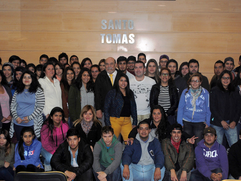 Rector de Santo Tomás Viña del Mar da la bienvenida a los alumnos de primer año