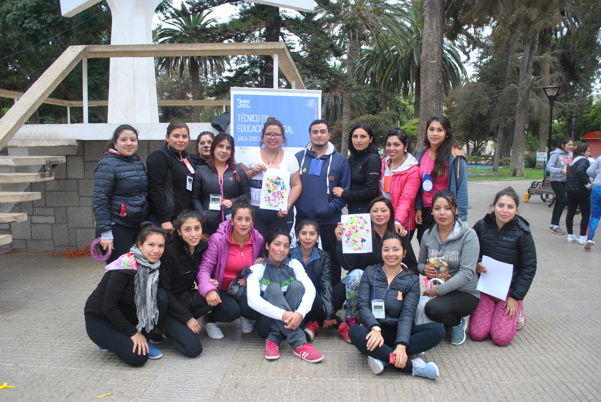 Estudiantes comparten sus conocimientos para fomentar la inclusión