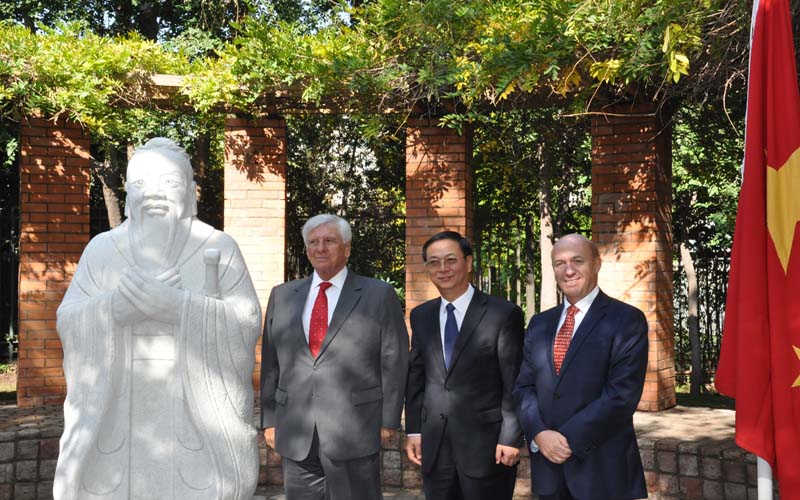Se inaugura Plaza “República Popular China” en Vitacura