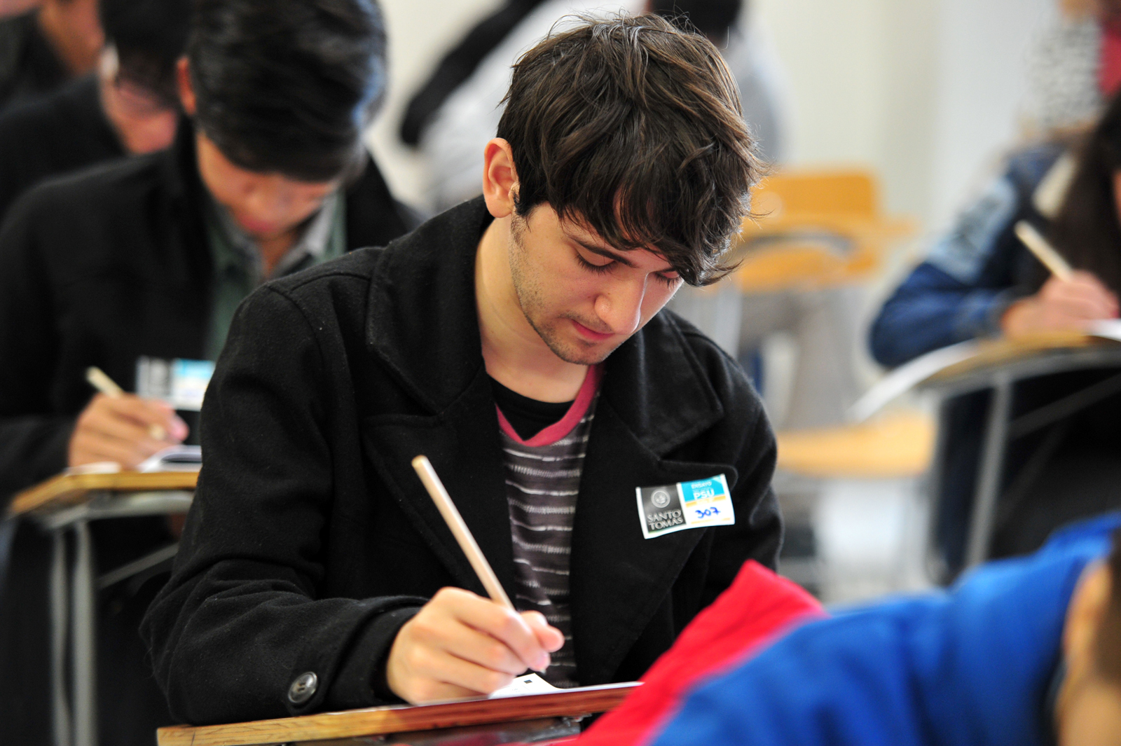Más de 300 jóvenes participaron de ensayo PSU en sede Santiago Centro