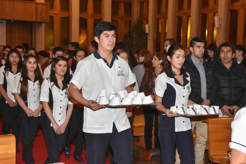 Futuros enfermeros de la UST tuvieron ceremonia de investidura
