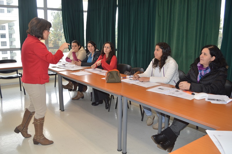 Profesores de la fundación del Magisterio de La Araucanía se capacitan en manejo del idioma inglés en UST Temuco