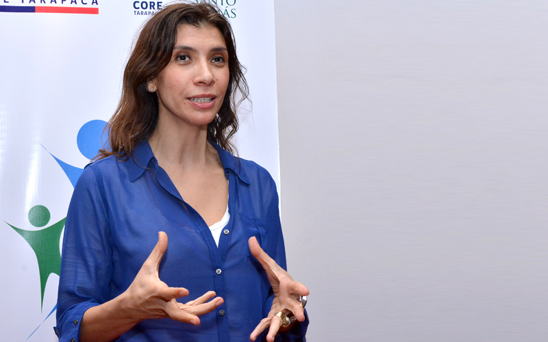 Alejandra Mustakis: “En Chile tenemos demasiado talento para sólo copiar cosas desde afuera”