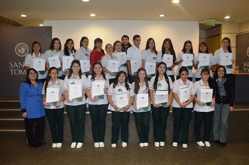 Carrera de Técnico en Enfermería Gineco-Obstétrica y Neonatal de Santo Tomás Temuco certificó a estudiantes en Cuidado de Enfermos