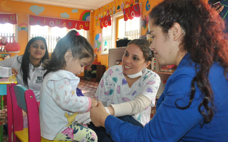 Santo Tomás realizó evaluación dental gratuita a preescolares osornina
