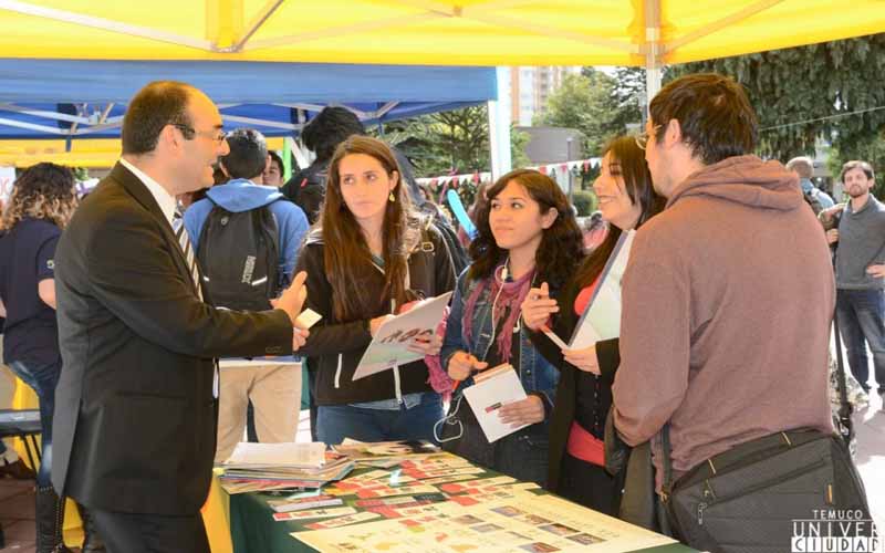 Instituto Confucio UST Temuco fue parte de la Feria Internacional de Educación Temuco Univerciudad