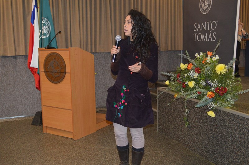 Santo Tomás Temuco y Sernameg realizaron Seminario de Género y Violencia contra la Mujer