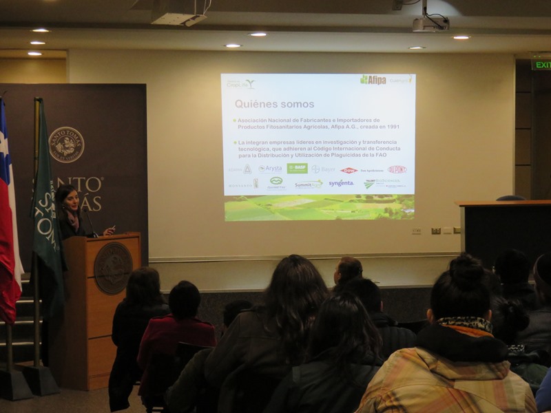 Santo Tomás Temuco realizó seminario sobre manejo de plaguicidas