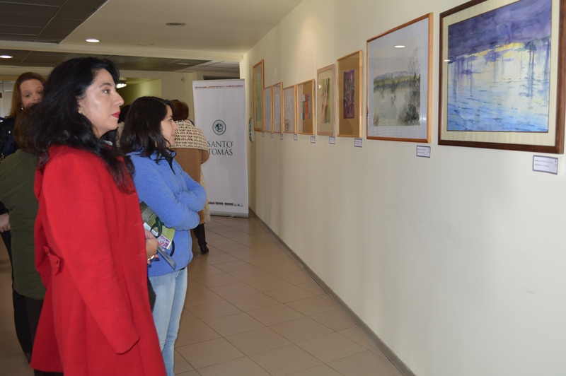 La exposición de pintura “Mundo de agua” ya está en exhibición en Santo Tomás Temuco