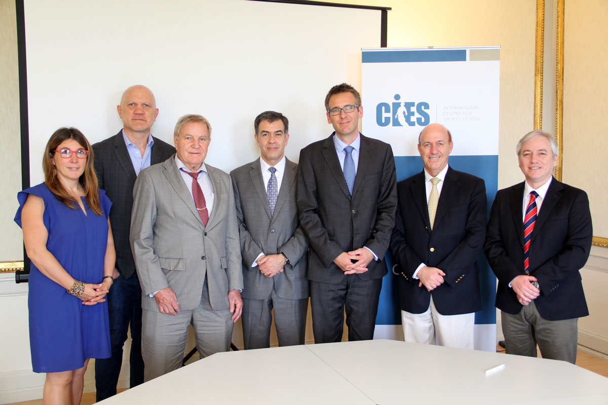 Rector Nacional UST renueva convenio con CIES FIFA