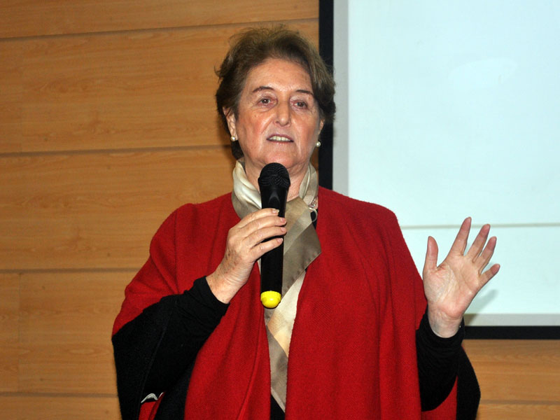 “Las condiciones y características de su trabajo tienen un impacto muy fuerte sobre los profesores”