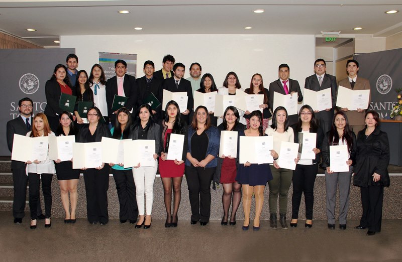 Estudiantes de Técnico en Laboratorio Clínico, Banco de Sangre e Imagenología de Santo Tomás Temuco recibieron certificación intermedia