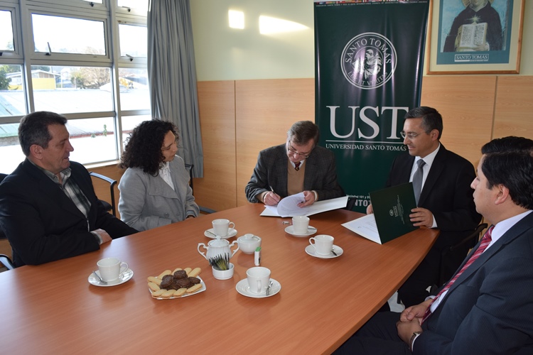 UST Puerto Montt firma convenio de cooperación y colaboración con Instituto de Estudios Judiciales