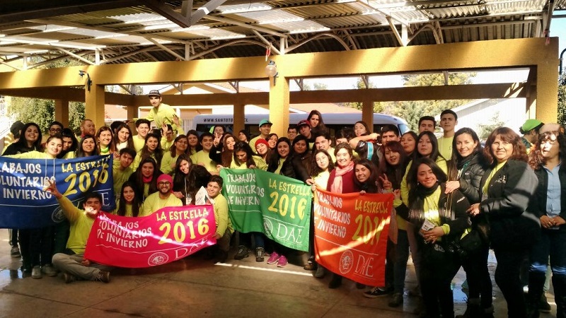 Estudiantes de Santo Tomás San Joaquín se lucieron en trabajos voluntarios 2016