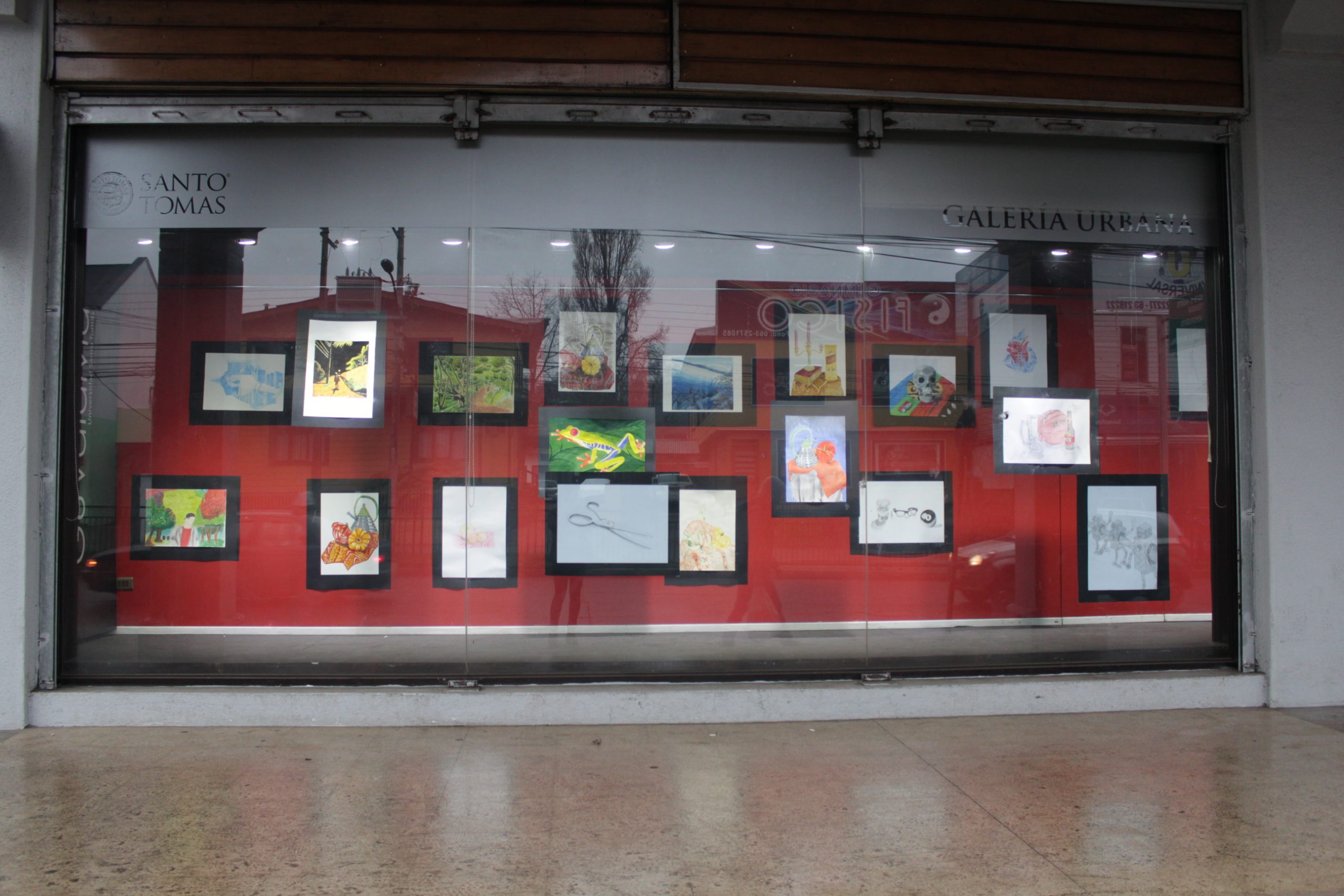 Estudiantes de Diseño Gráfico de Santo Tomás exponen en Galería Urbana