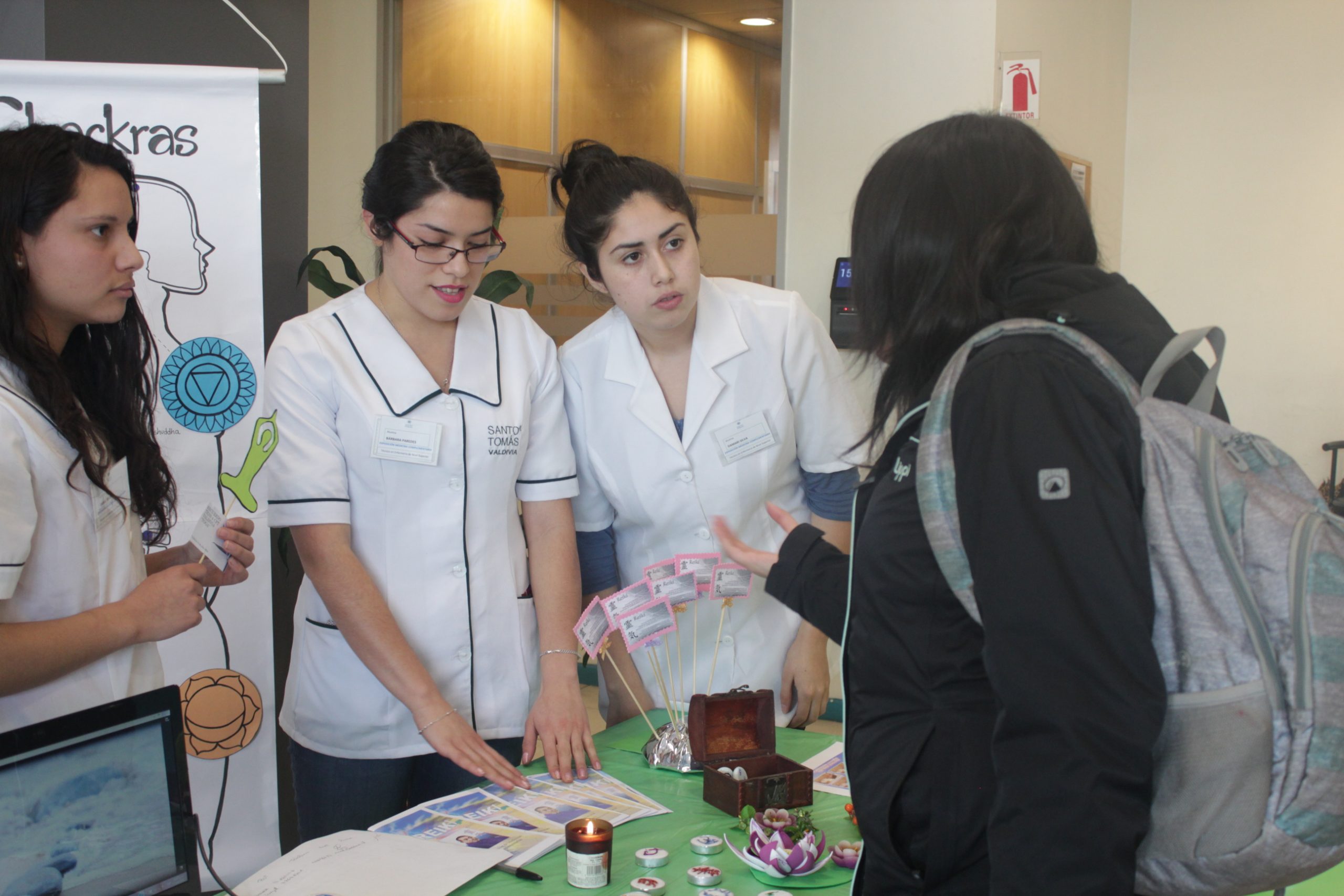Feria de Medicina Complementaria se desarrolló en Santo Tomás de Valdivia