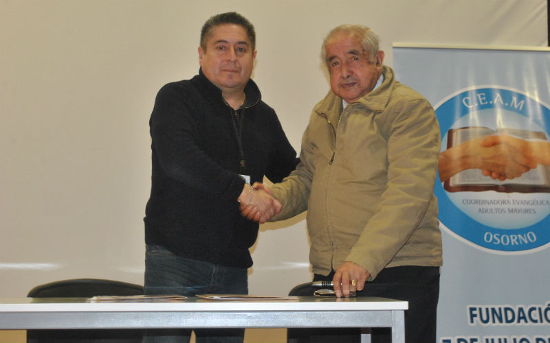 Santo Tomás firma compromiso de trabajo con la Liga Deportiva y Recreativa del adulto mayor en Osorno