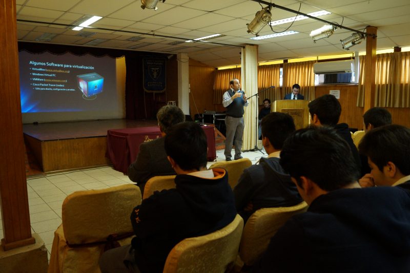 Santo Tomás y Liceo Diego Portales se unen para celebrar el Día de la Educación Técnico Profesional