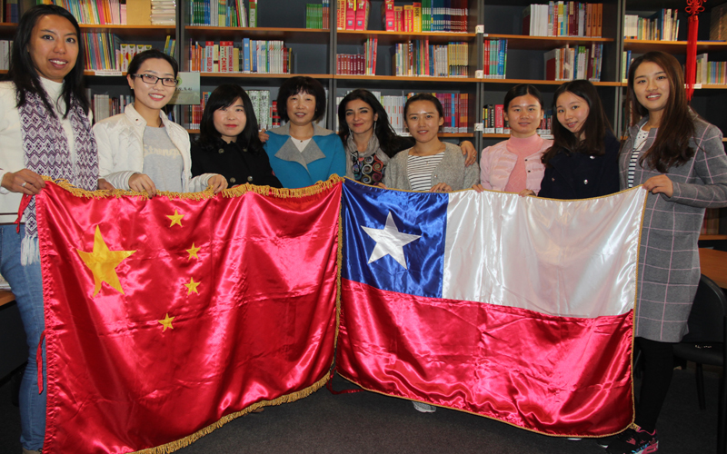 Directoras del Instituto Confucio UST dan bienvenida a nuevas profesoras chinas