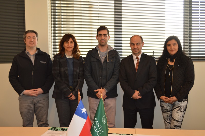 Área de Comunicación de Santo Tomás San Joaquín firmó acuerdo con empresa de música Promusic