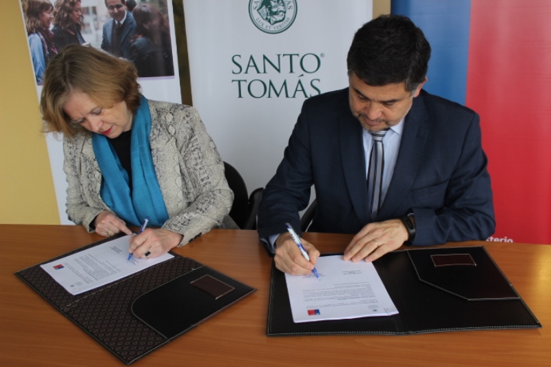 Santo Tomás Temuco y Seremi de Gobierno de La Araucanía firmaron convenio de colaboración