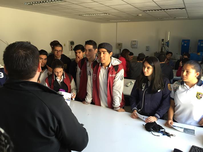 Jóvenes conocieron la vida universitaria