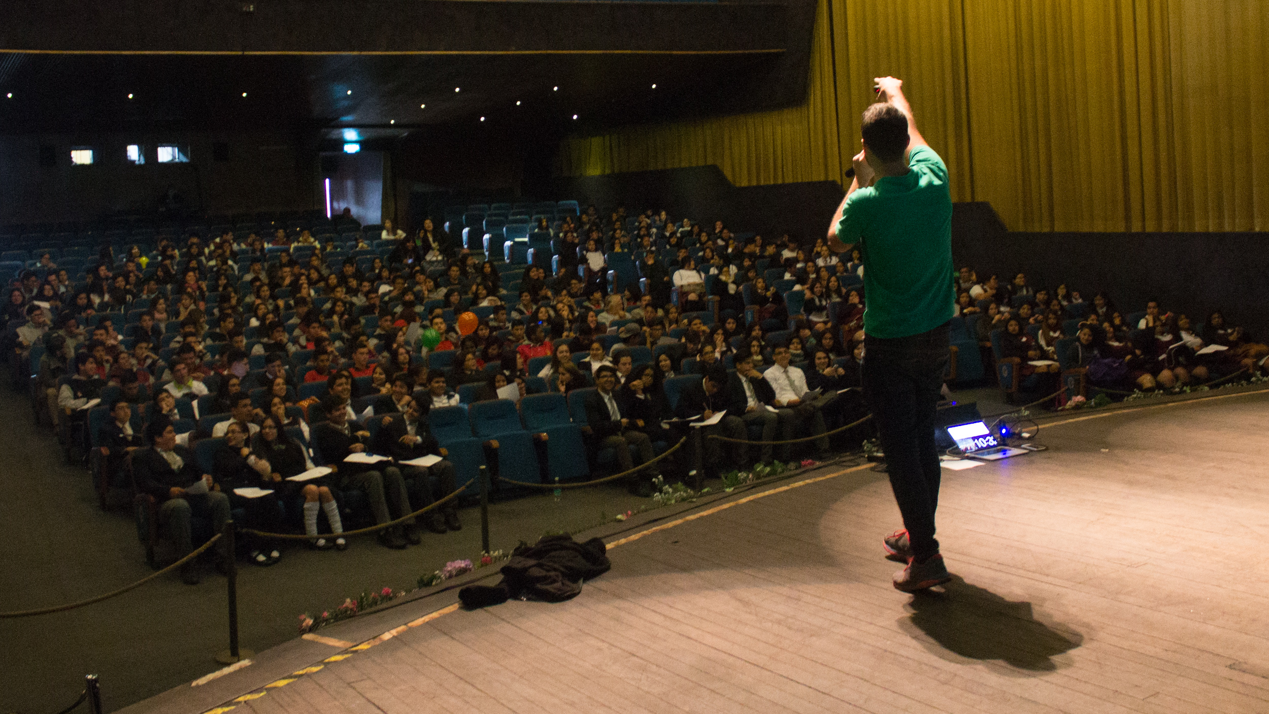 Jóvenes participaron en charla motivacional "Dale con todo"