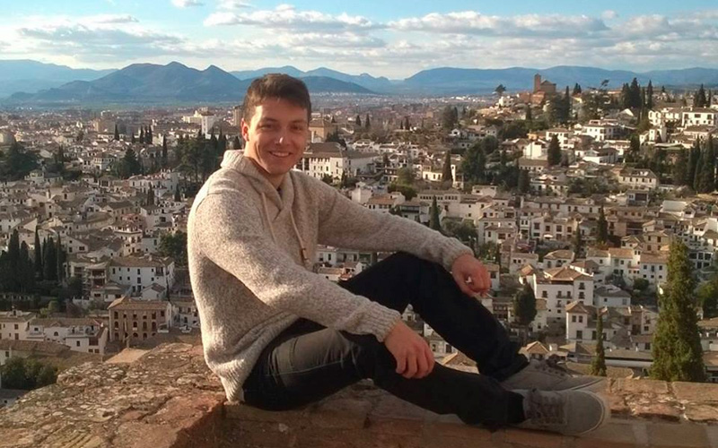 Alumno de Enfermería vivió gran experiencia en Universidad de Granada