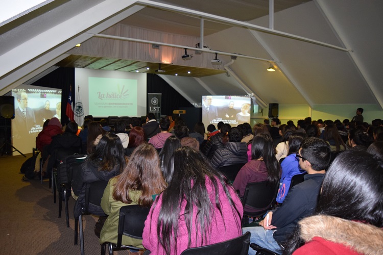 Seminario de Emprendimiento para estudiantes y egresados Santo Tomás Puerto Montt