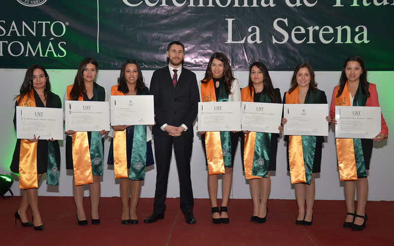 Nueva generación de profesionales egresa de UST La Serena