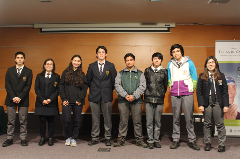 Ocho estudiantes clasifican para ser parte del Primer Torneo de Habilidades Comunicativas Santo Tomás Los Ángeles