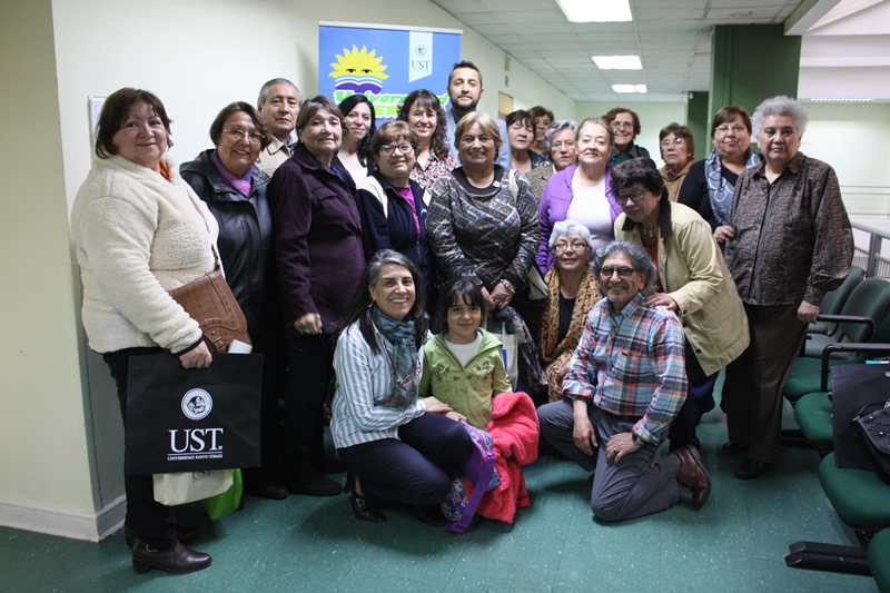 Finaliza Curso de Computación para Adultos Mayores en UST Santiago