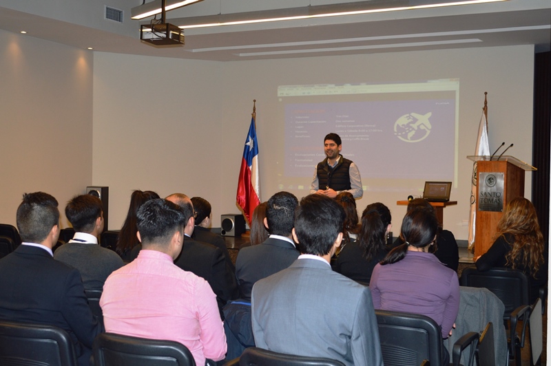 Alumnos del área de Turismo recibieron visita de reclutadores de Latam