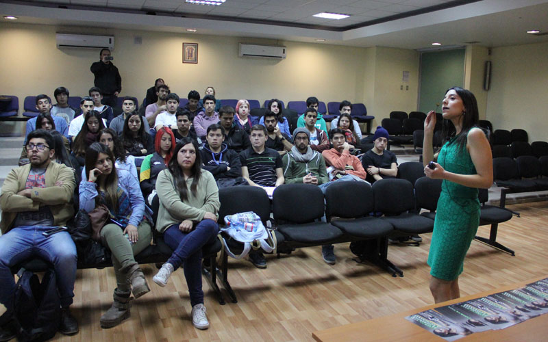 Alumnos de UST La Serena conocieron cómo funciona la Bolsa de Comercio de Santiago
