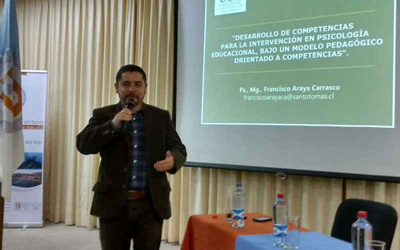 Académico expone sobre metodología y estrategias para lograr una adecuada formación en Psicología Educacional