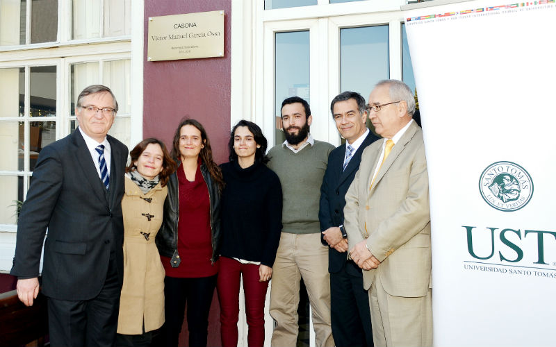 Santo Tomás Osorno rinde homenaje a su ex rector con placa “Casona Víctor García Ossa”