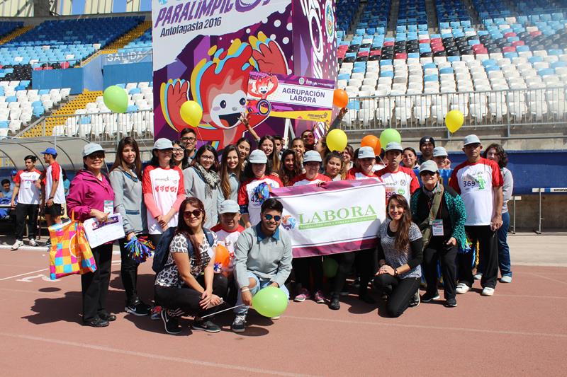 Técnico en Educación Especial se puso la camiseta con Juegos Paralímpicos