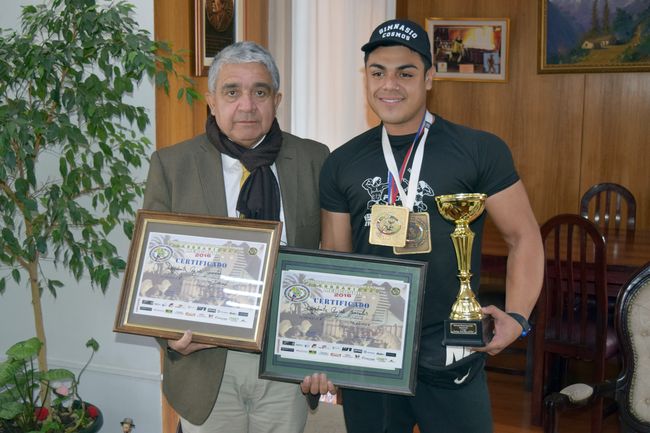 Ovallino es campeón internacional de fisicoculturismo