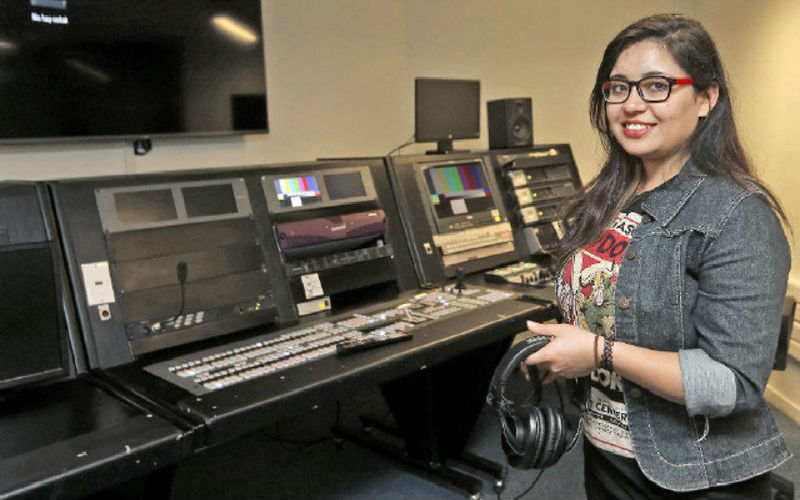 A los 22 años, Consuelo ya le ha puesto su voz a comerciales