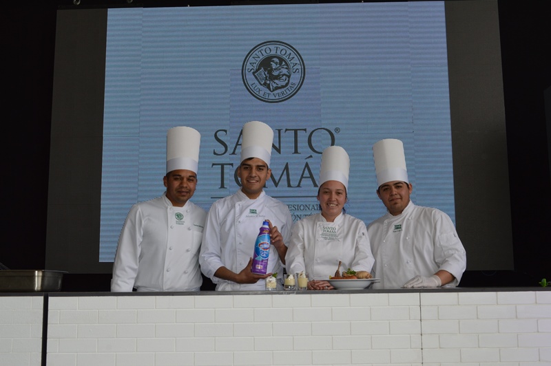 Escuela de Gastronomía participó de Echinuco 2016