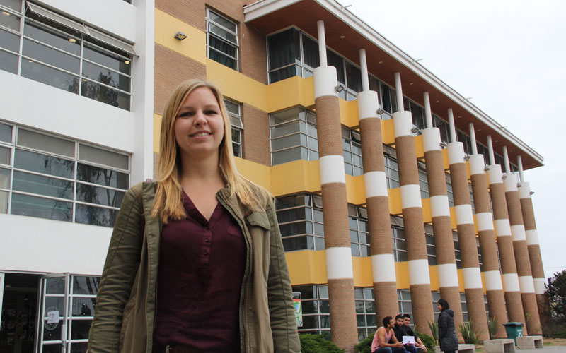 Isabelle, alumna de intercambio: “Los profesores de acá siempre están dispuestos a ayudarte”