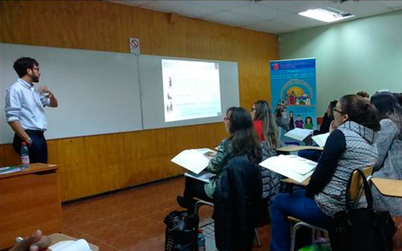 Alumnos de Trabajo Social reciben información sobre Sistema de Previsión Social