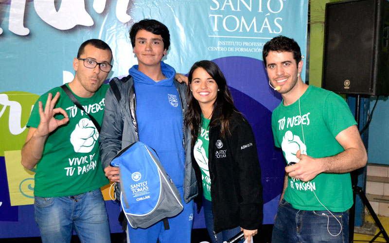 Santo Tomás desarrolló coaching para estudiantes del Liceo Técnico Darío Salas