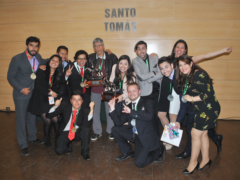 UST Santiago y Universidad Nacional de Colombia compartieron el triunfo en el 5° Torneo Internacional de Debates Santo Tomás