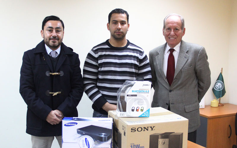 Alumno es premiado gracias a convenio con ServiEstado