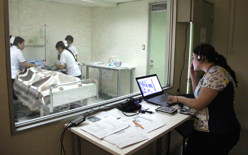 Proyecto de simulación clínica de Enfermería se desarrolla en UST La Serena
