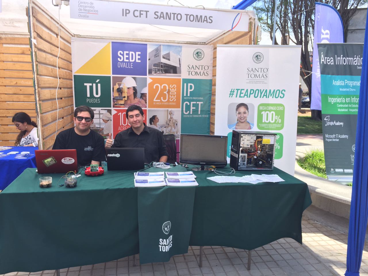 Alumnos Participaron en Encuentro para Emprendedores