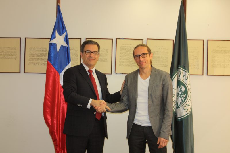 UST firma nuevo convenio con la Universidad de Poitiers